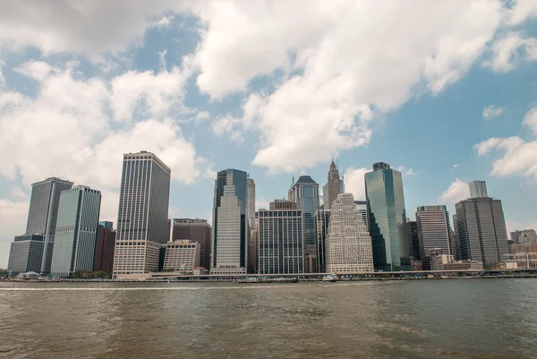 Edificios del Bajo Manhattan en la ciudad de Nueva York — Foto de Stock