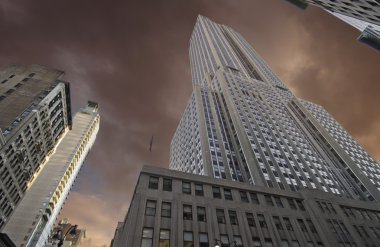 empire state Binası aşağıdan yukarıya görünümü