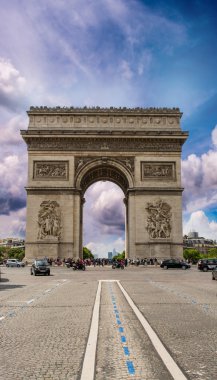 Arc de triomphe, paris. Triumph arc de yaz günbatımı