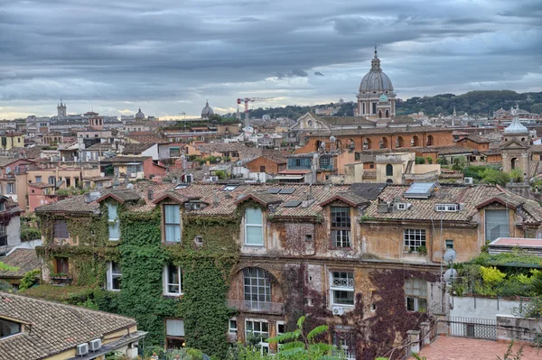 Panoramablick auf rom von der pincio promenade, st peter platz auf — Stockfoto