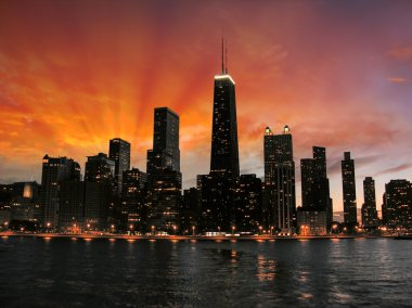 Günbatımında harika chicago gökdelen silueti