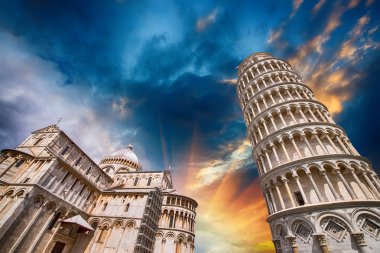 Pisa, Toskana. mucizeler kare görünümünü mükemmel geniş açı