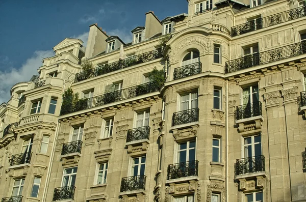 Paris. Bela arquitetura antiga em um dia de inverno — Fotografia de Stock