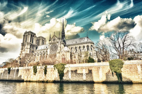 Paris. Beautiful view of Notre Dame Cathedral — Stock Photo, Image