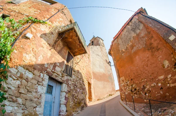 Roussillon, Provence - France. Fameuses maisons anciennes rouges — Photo