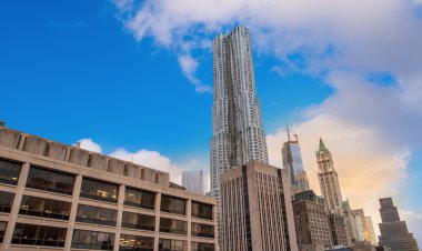 New york şehri. manhattan'ın yaz günbatımı
