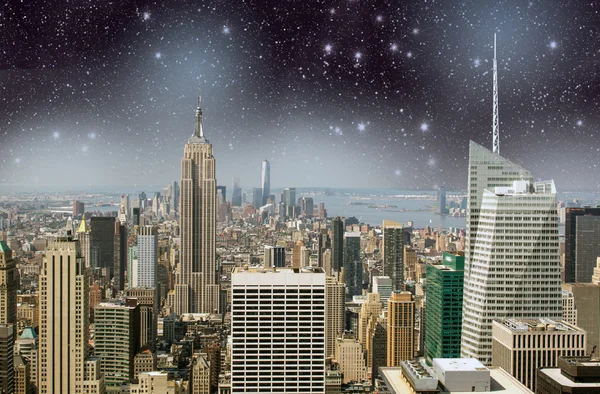 Nueva York. Manhattan skyline por la noche — Foto de Stock