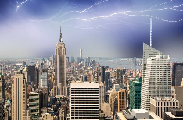 New york city. thunderstom nad panorama města — Stock fotografie