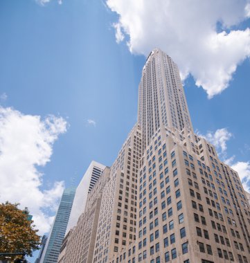 Manhattan. binaları caddeden geniş açılı görünüş