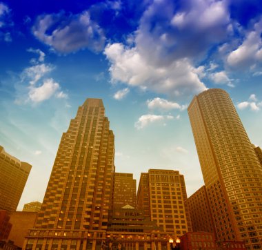 boston binaların sokak seviyesinden güzel manzara