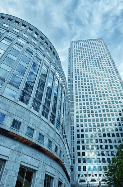 Canary wharf Londra'nın finans bölgesine binalar. — Stok fotoğraf