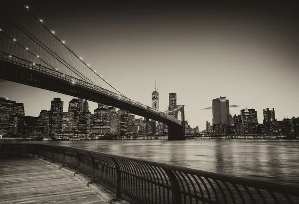 New york city. Dominantou města brooklyn Bridge — Stock fotografie