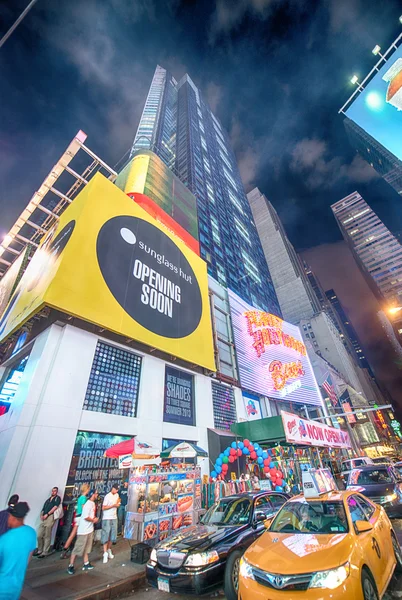 NEW YORK CITY - 20 mai : Times Square est présenté avec Broadway — Photo