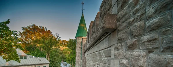 Прекрасная средневековая архитектура Квебека, Канада — стоковое фото