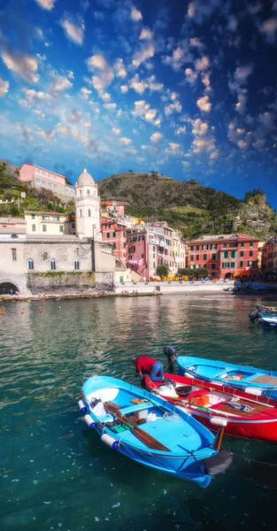 Cinque Terre, Italien. Smuk udsigt i forårssæsonen - Stock-foto