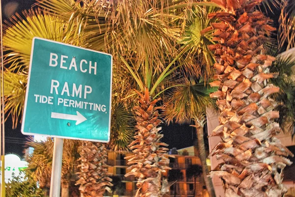 Pláž rampa znamení, datona beach — Stock fotografie