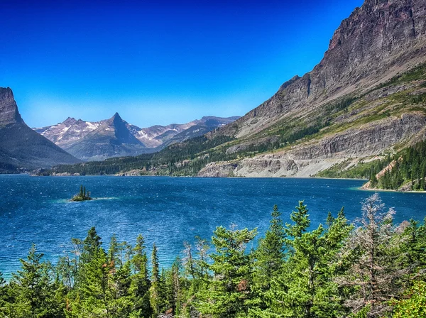 Bellissimi colori estivi del Parco Nazionale del Ghiacciaio, USA — Foto Stock