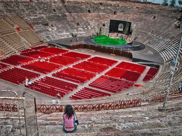 Underbar invändig utsikt över berömda arena di verona, Italien — Stockfoto