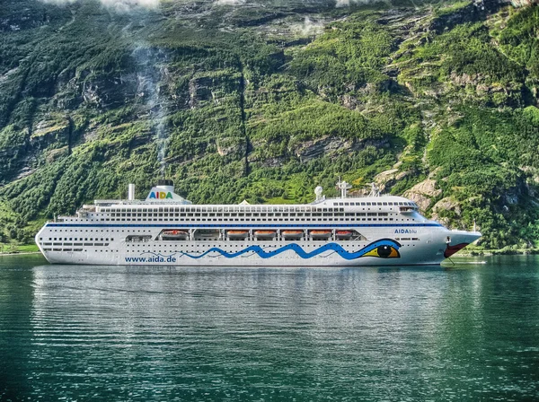 Bela paisagem de Geiranger Fjord na Noruega — Fotografia de Stock