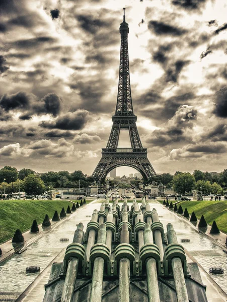 Tour Eiffel, París. Maravillosa vista de la famosa Torre desde Trocadero — Foto de Stock