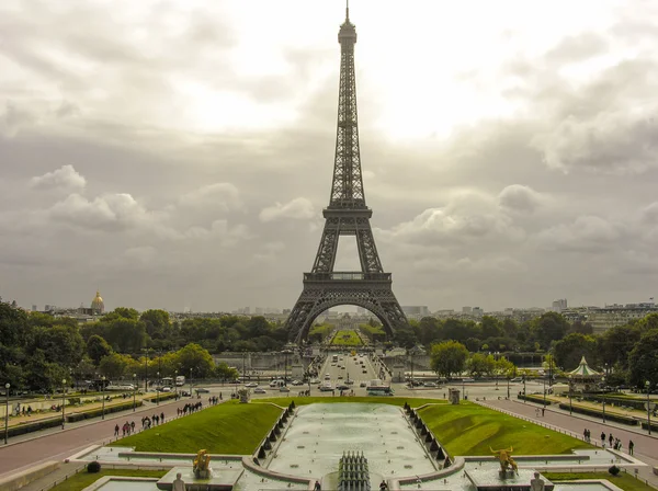 Tour Eiffel, Paris. Vista maravilhosa da famosa Torre de Trocadero — Fotografia de Stock