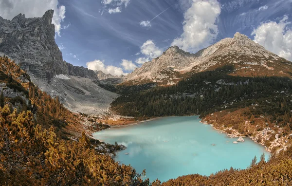 Lago di Sorapiss - Bela cor do lago da montanha - Dolomi — Fotografia de Stock