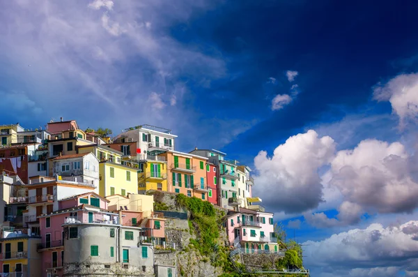 Hermosos colores de Cinque Terre Casas en la temporada de primavera, Italia —  Fotos de Stock