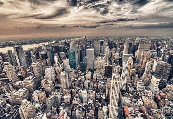 Midtown manhattan gökdelenlerin muhteşem havadan görünümü — Stok fotoğraf