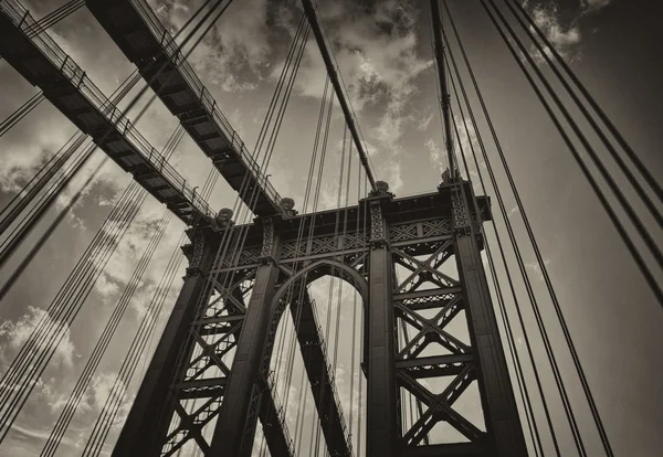 Metalen structuur van manhattan bridge pyloon — Stockfoto