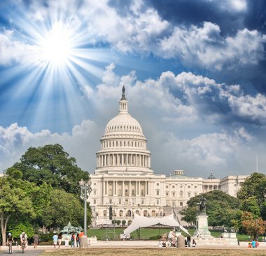 Washington, dc. capitol üzerinden günbatımı renkleri