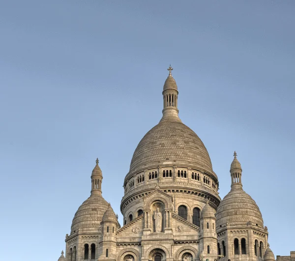 Parijs. Kathedraal van heilig hart in de winter — Stockfoto