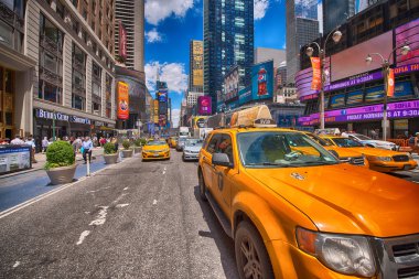 New york - 14 Mayıs: sarı taksileri hızlandırmak city, 14 Mayıs 201