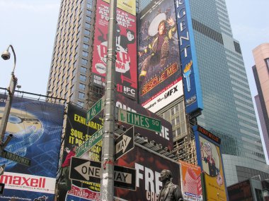 New York City - Eylül 22: Times Square renkleri ve Eylül reklamları