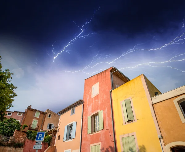 法国普罗旺斯-鲁西永的色彩缤纷家园 — 图库照片