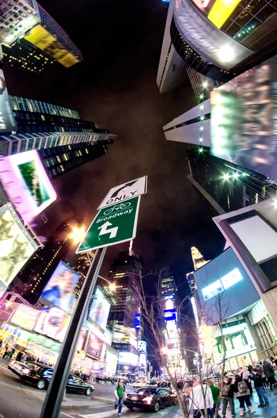 Luces y colores de Times Square por la noche, anuncios cancelados — Foto de Stock