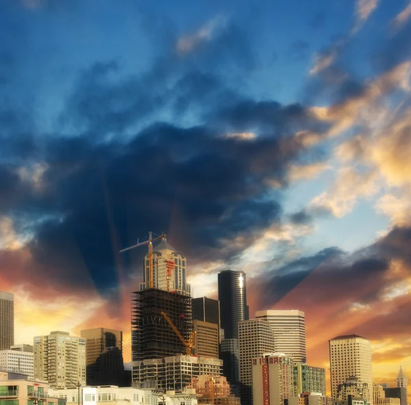 Skyline of Seattle on a beautiful summer sunset — Stock Photo, Image