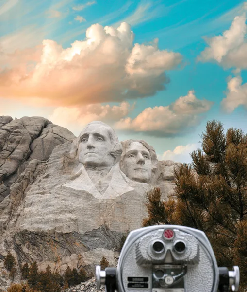 Mount Rushmore, Dakota del Sud. Vista con telescopio in primo piano — Foto Stock