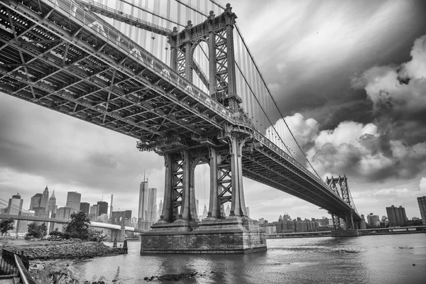 De manhattan bridge, new york city. — Stockfoto