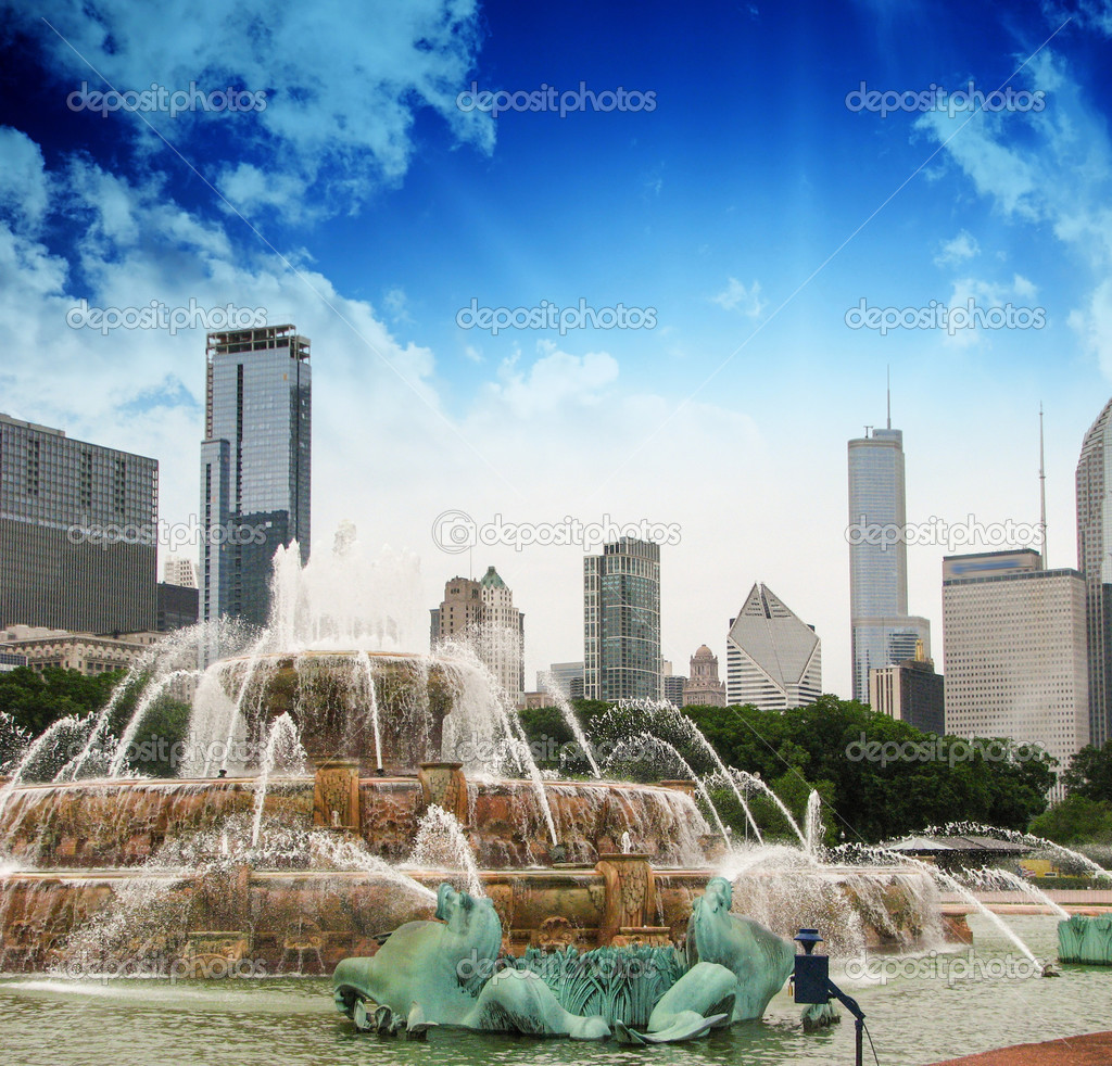 Fountain and Skyscrapers of Chicago - Illinois - USA