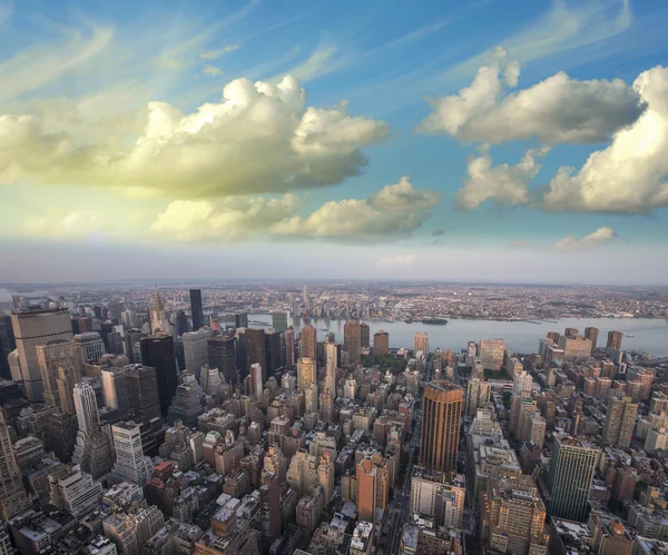 Colori estivi dei grattacieli di Manhattan — Foto Stock