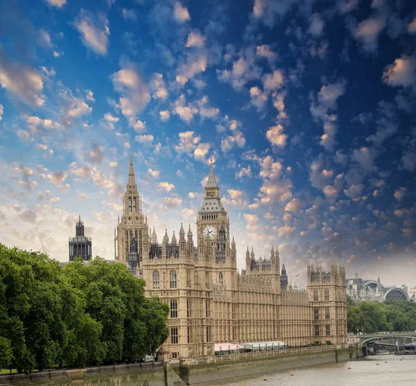 Hus i parlamentet i London, uk — Stockfoto