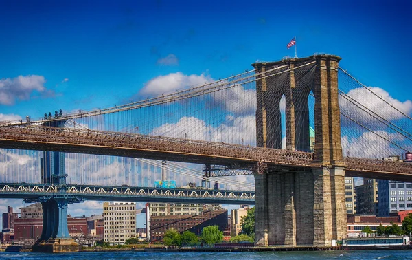 Ciudad de Nueva York. Puente de Brooklyn y East River — Foto de Stock