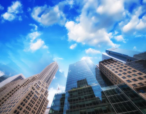 Looking up Lower Manhattan skyscrapers at sunset, New York City — Stock Photo, Image