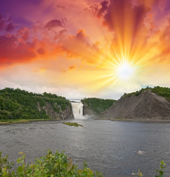 Montmorencyho vodopády, quebec. — Stock fotografie