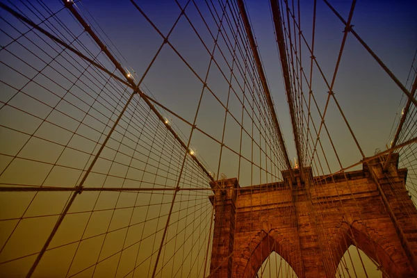 Die brooklyn bridge in new york city — Stockfoto