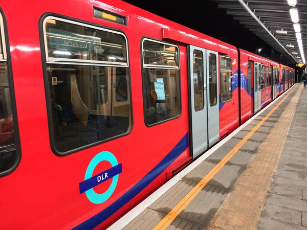 LONDRES - SEP 28: Londres DLR, Docklands Light Railway, es automat — Foto de Stock