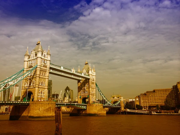 Magnifik struktur tower bridge i london, Storbritannien — Stockfoto