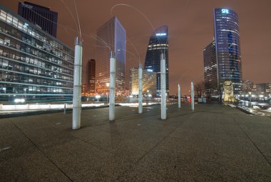 Paris, Aralık 1: gece, Aralık savunma bölgesinin modern binalar