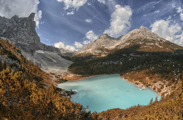 Lago di sorapiss - piękny kolor jeziora górskie - dolomi — Zdjęcie stockowe