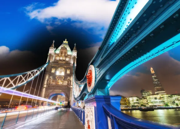 Magnificence of Tower Bridge in London. Powerful architecture ov — Stock Photo, Image